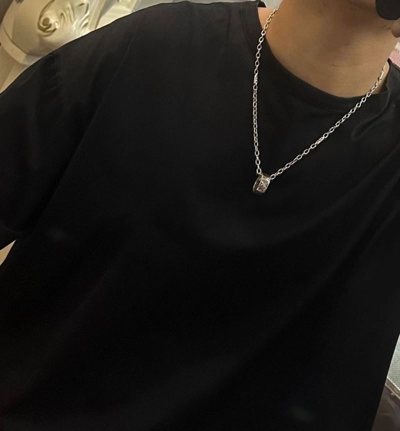 Sophisticated Louis Vuitton Necklaces 248859