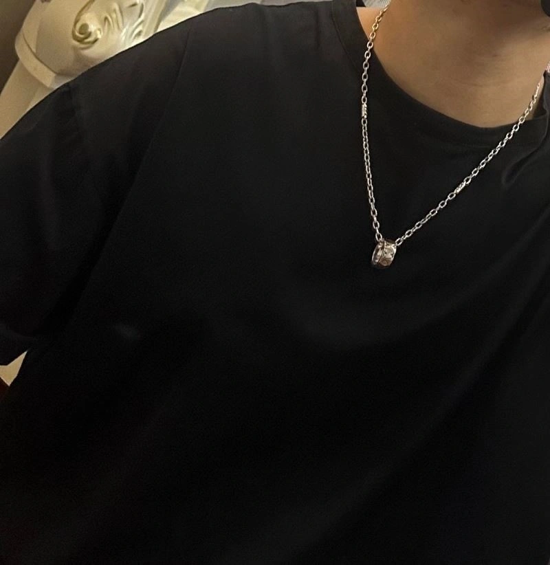 Sophisticated Louis Vuitton Necklaces 248859