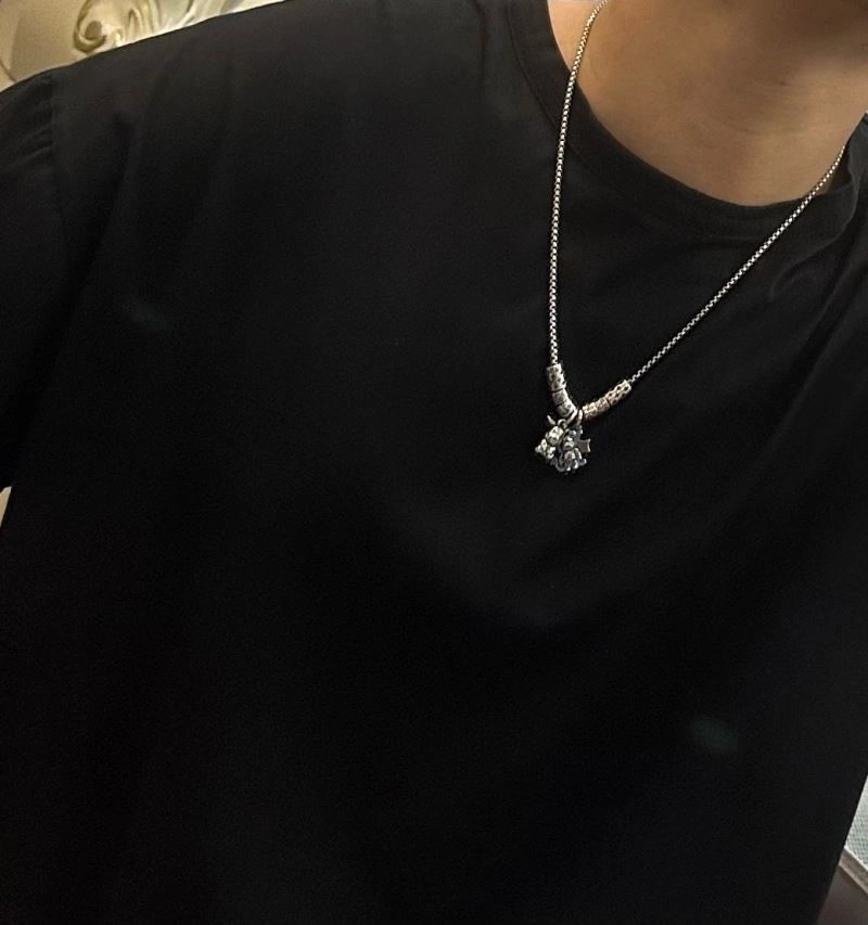 HighPerformance Louis Vuitton Necklaces 248860