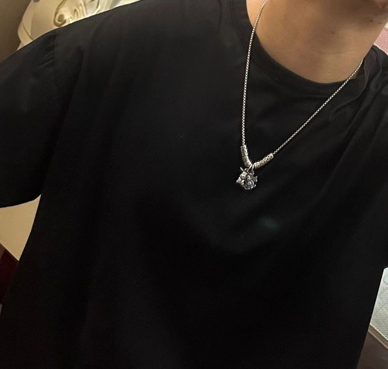HighPerformance Louis Vuitton Necklaces 248860