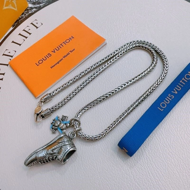 Versatile Louis Vuitton Necklaces 248867