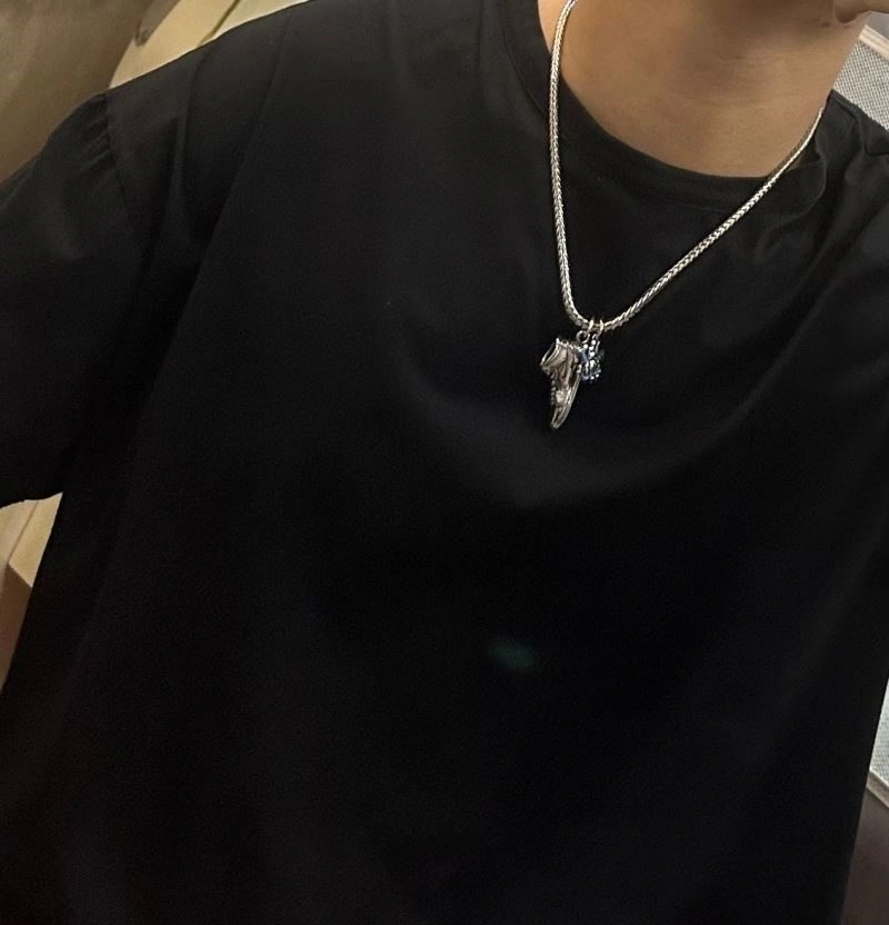 Versatile Louis Vuitton Necklaces 248867