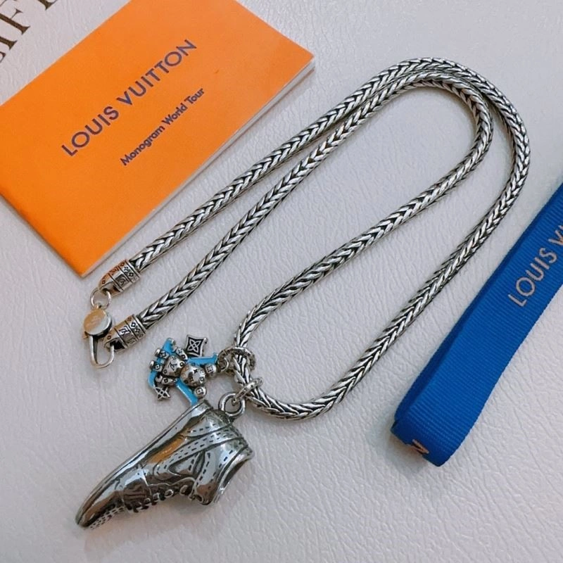 Versatile Louis Vuitton Necklaces 248867