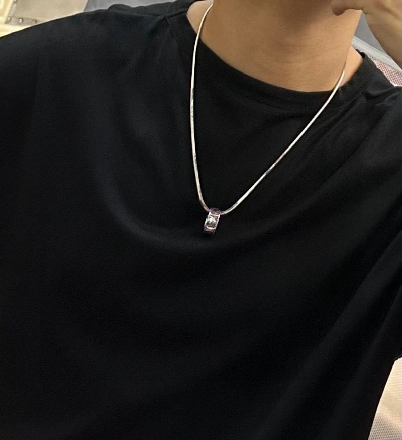 Louis Vuitton Necklaces HighPerformance 248870