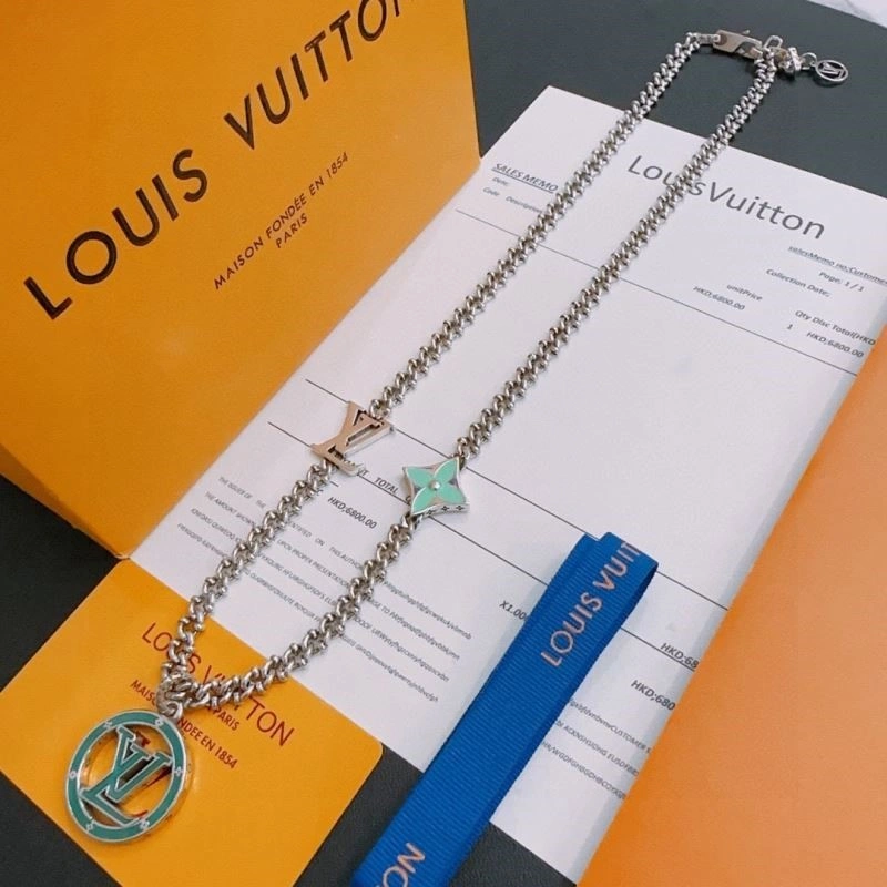 Snug Louis Vuitton Necklaces 248876