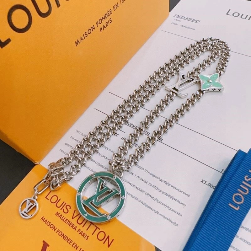 Snug Louis Vuitton Necklaces 248876
