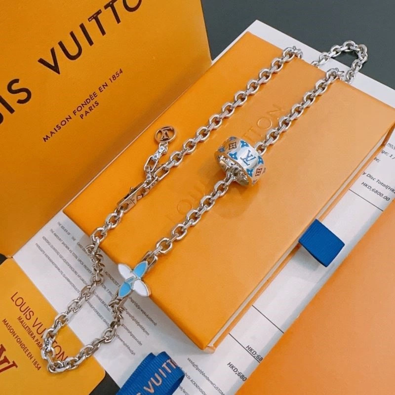 Louis Vuitton Necklaces EyeCatching 248875