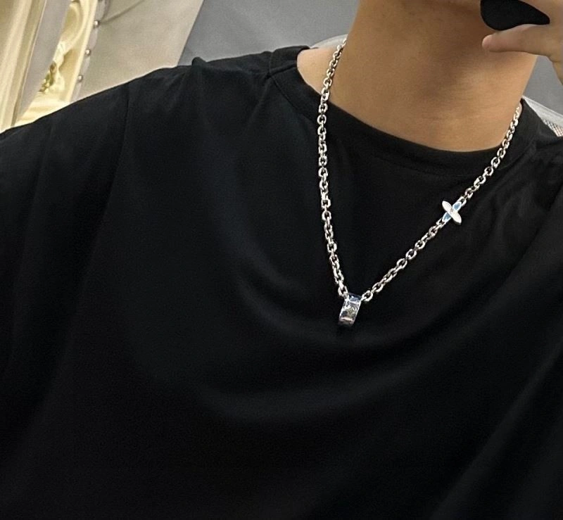 Louis Vuitton Necklaces EyeCatching 248875