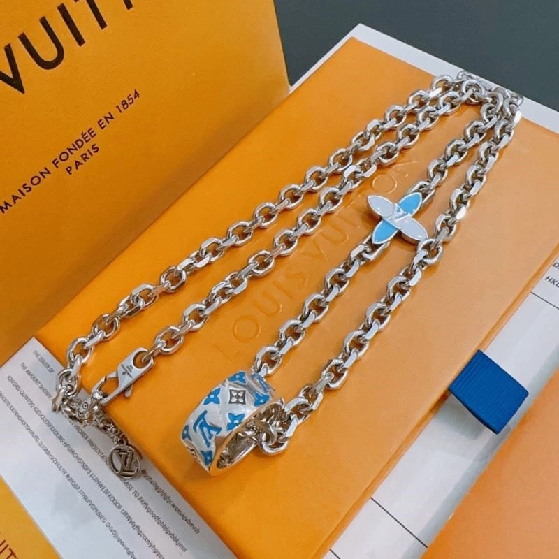 Louis Vuitton Necklaces EyeCatching 248875