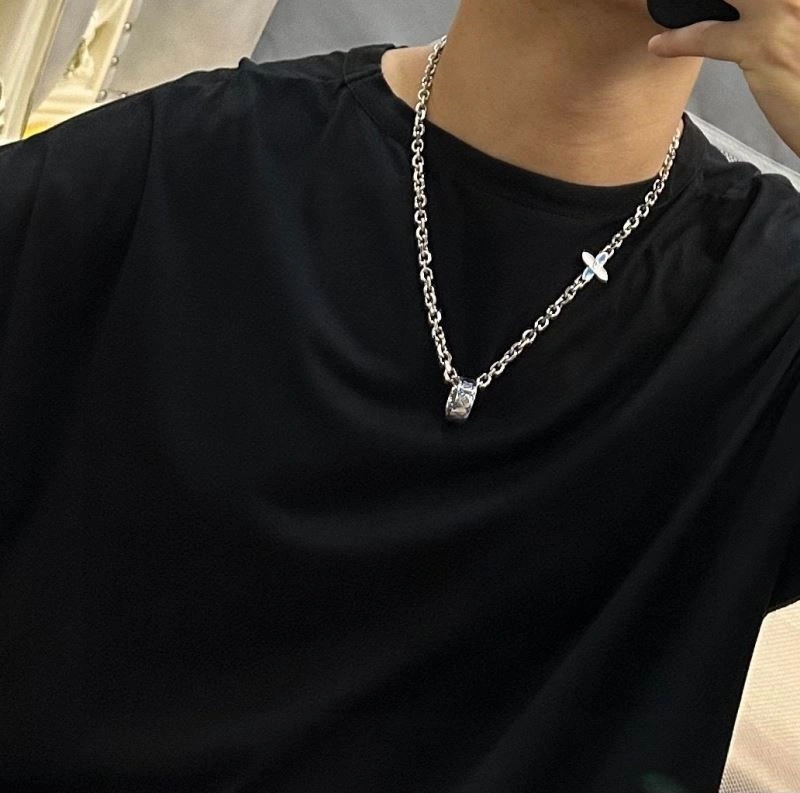 Louis Vuitton Necklaces EyeCatching 248875