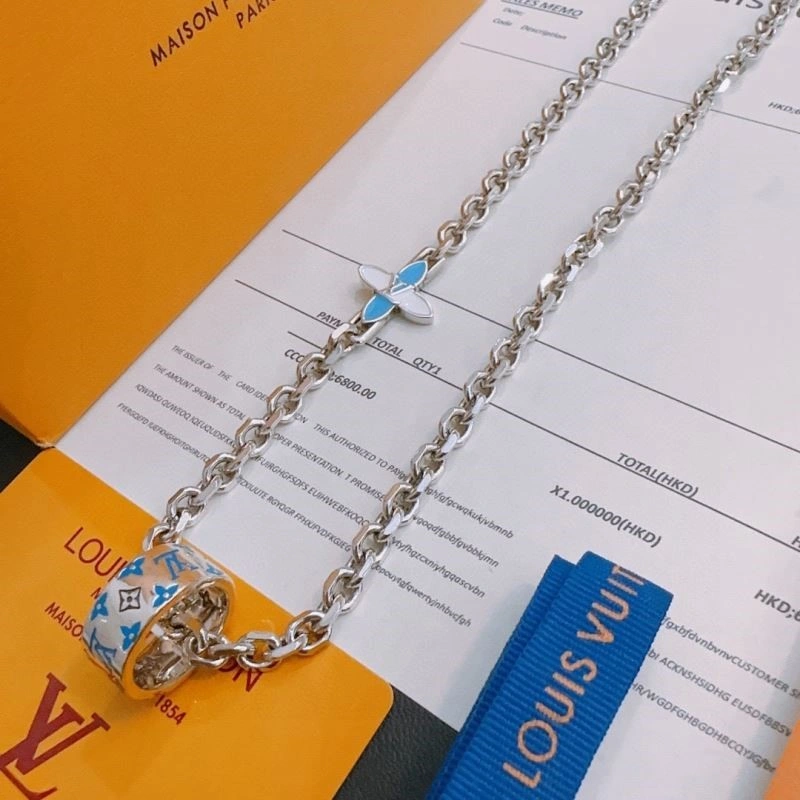 Louis Vuitton Necklaces EyeCatching 248875