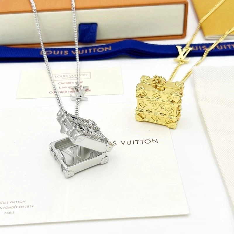 EyeCatching Louis Vuitton Necklaces 248866
