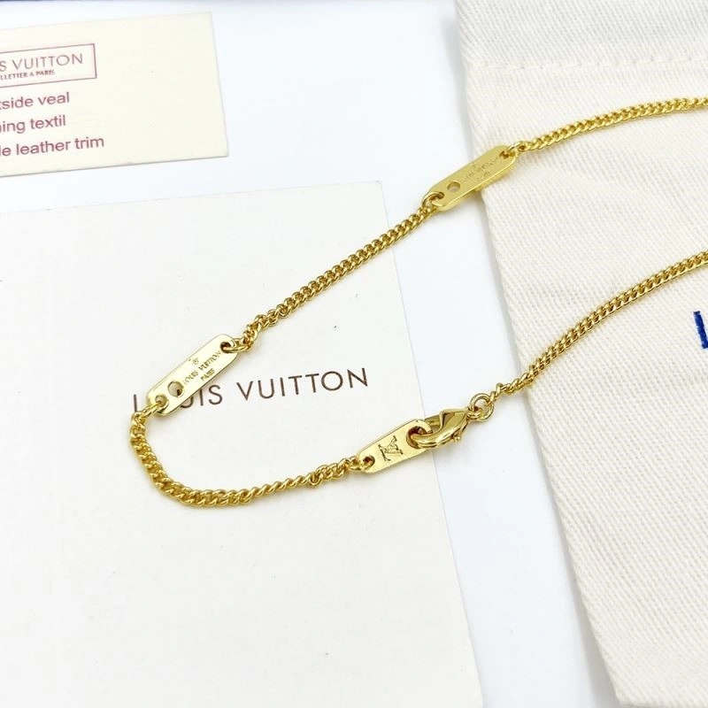 EyeCatching Louis Vuitton Necklaces 248866