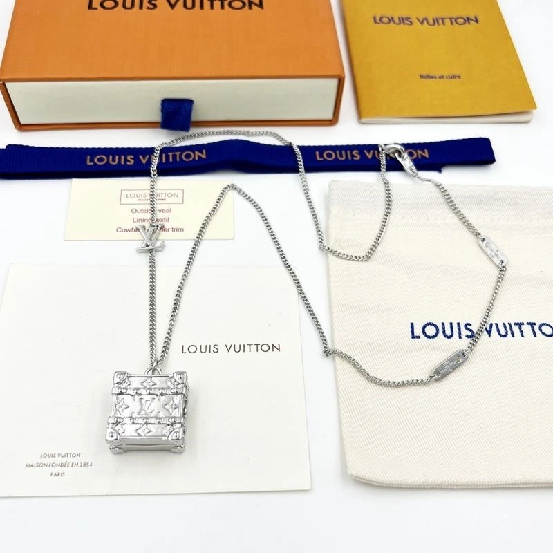 Louis Vuitton Necklaces Unisex 248877