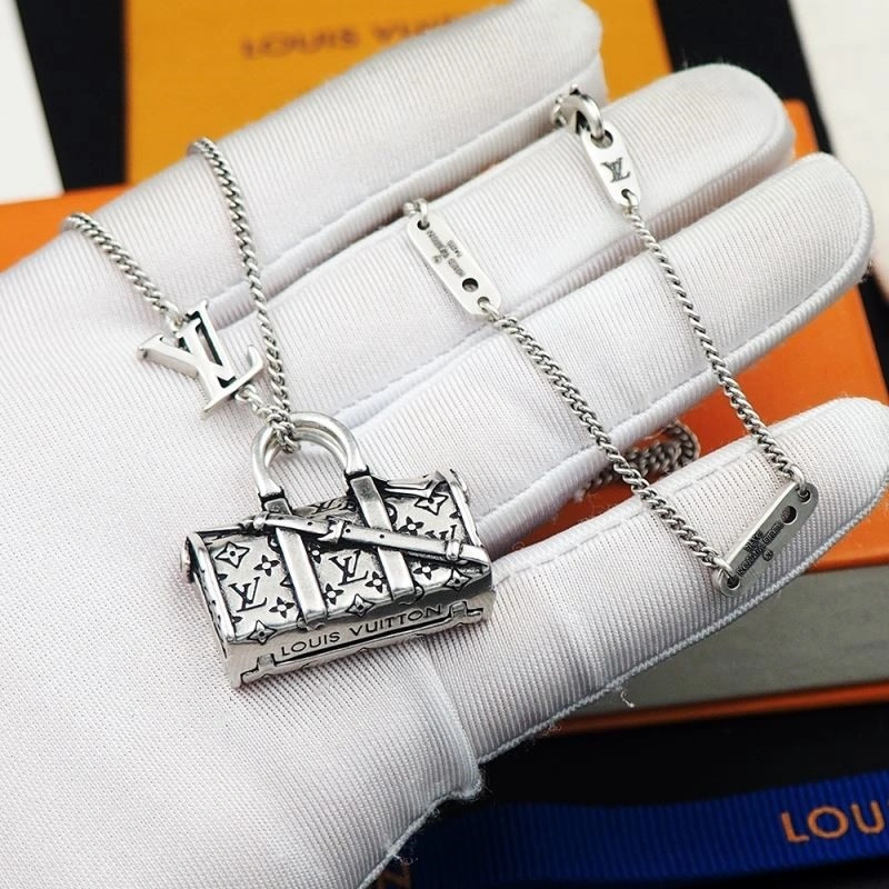 Refined Louis Vuitton Necklaces 248872