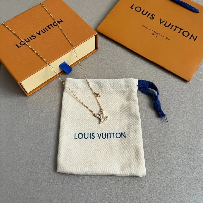 Louis Vuitton Necklaces WrinkleFree 248868
