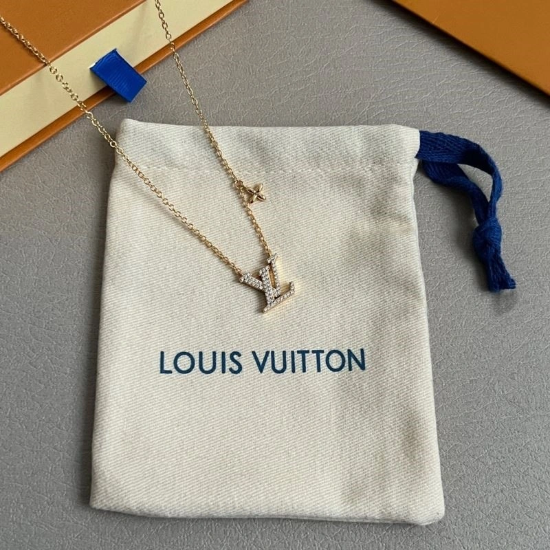 Louis Vuitton Necklaces WrinkleFree 248868