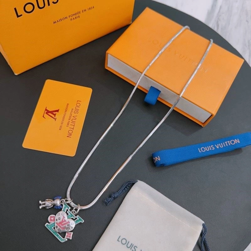 Louis Vuitton Necklaces DailyWear 248874