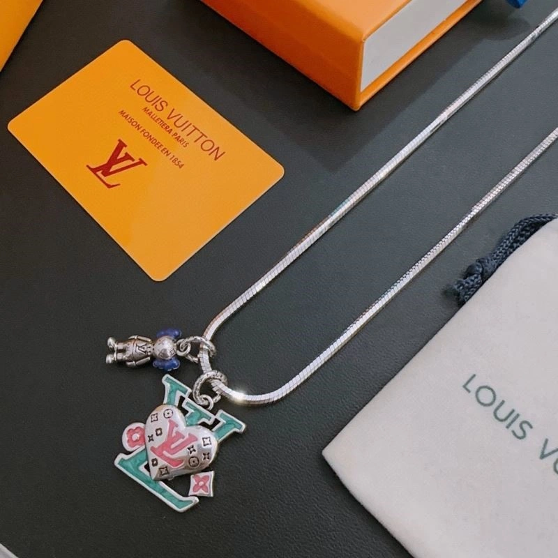 Louis Vuitton Necklaces DailyWear 248874