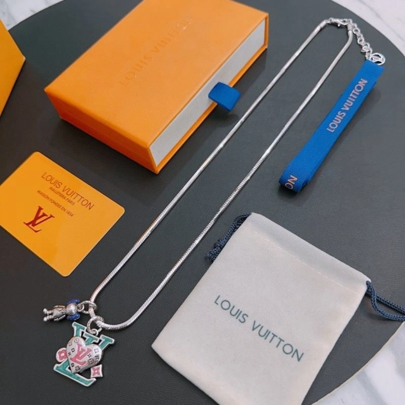 Louis Vuitton Necklaces DailyWear 248874