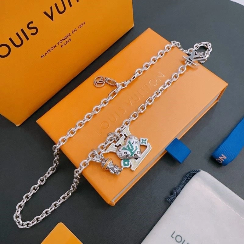 Louis Vuitton Necklaces Premium 248882