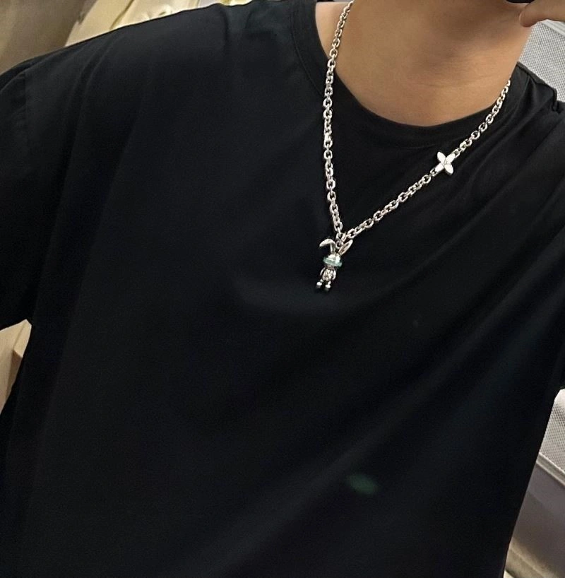 Breathable Louis Vuitton Necklaces 248854