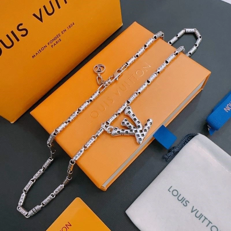 GoodFit Louis Vuitton Necklaces 248852