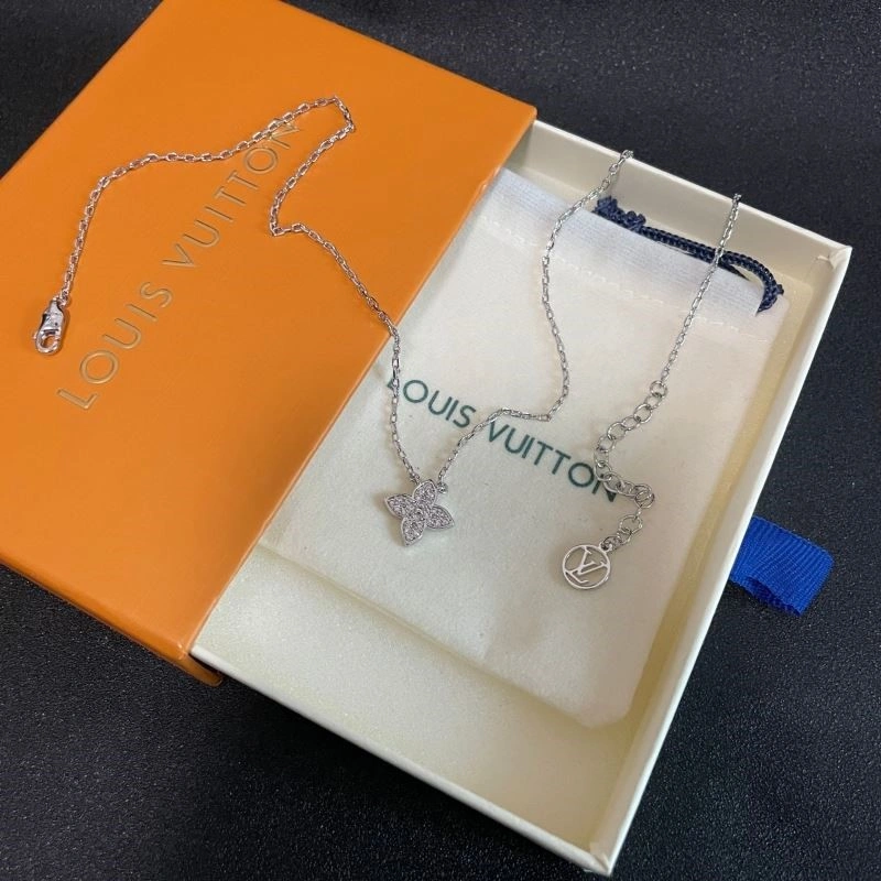 Fashionable Louis Vuitton Necklaces 248850