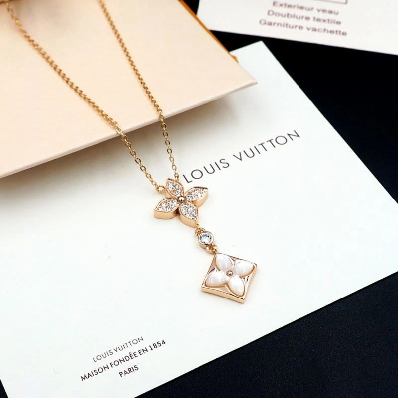 Louis Vuitton Necklaces Bright 248577