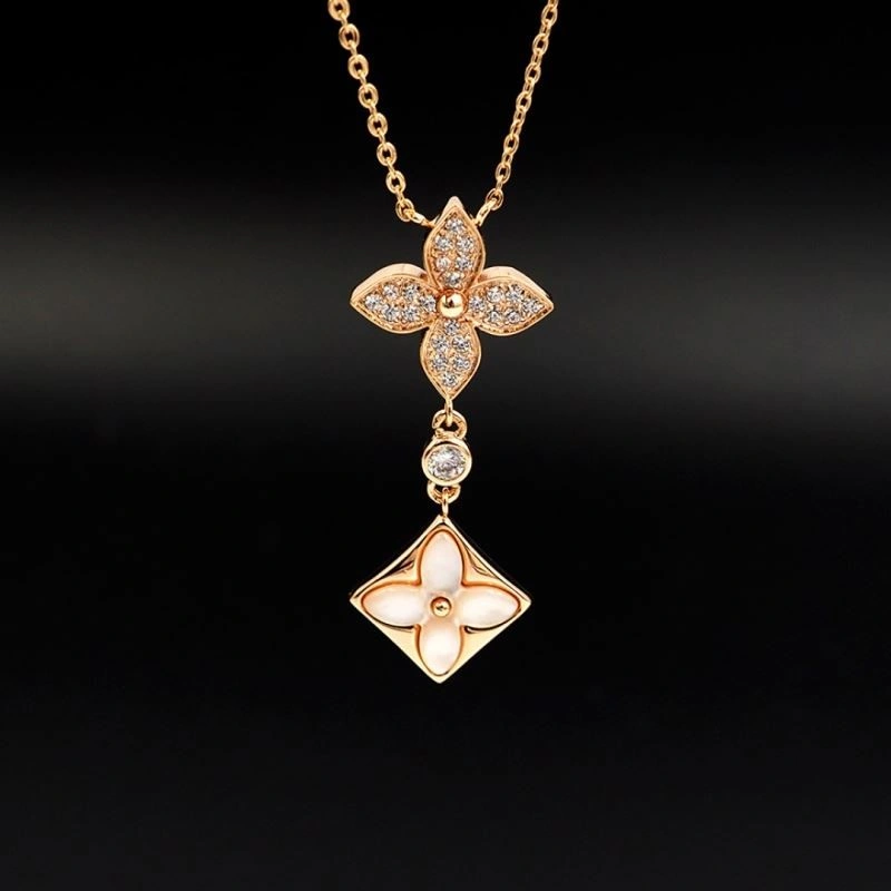 Louis Vuitton Necklaces Bright 248577