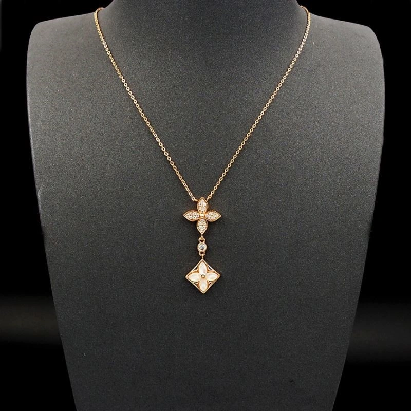 Louis Vuitton Necklaces Bright 248577