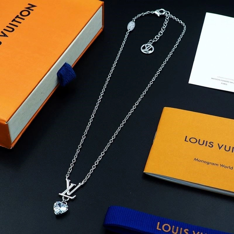 Louis Vuitton Necklaces Youthful 248588