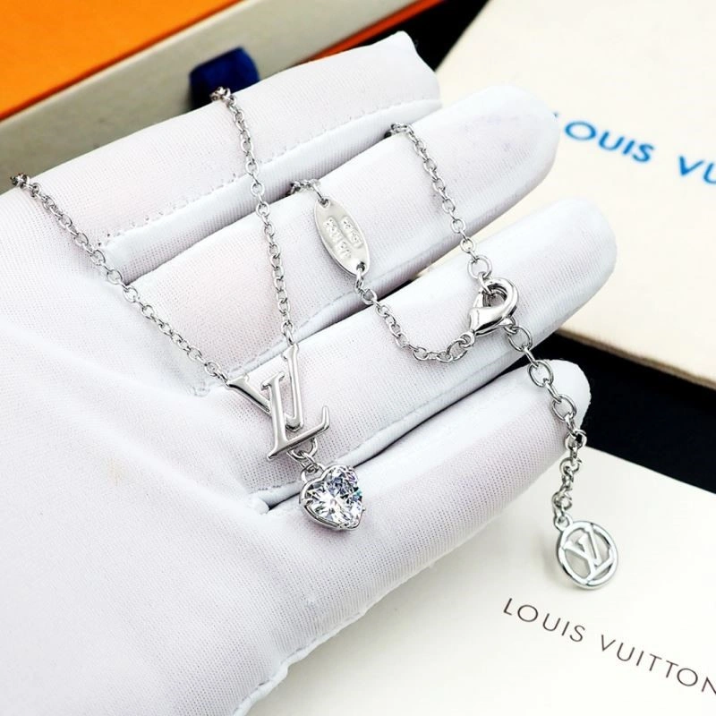 Louis Vuitton Necklaces Youthful 248588