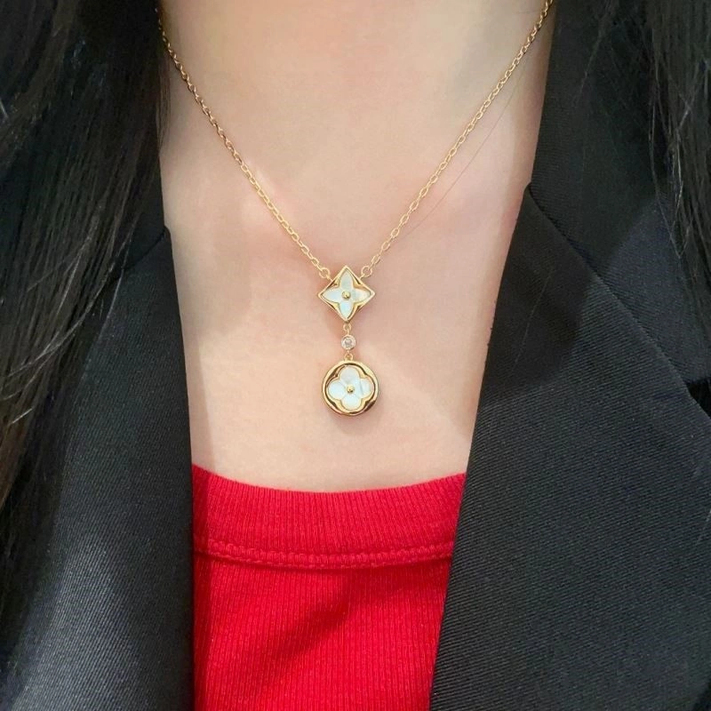 Louis Vuitton Necklaces Breathable 248591