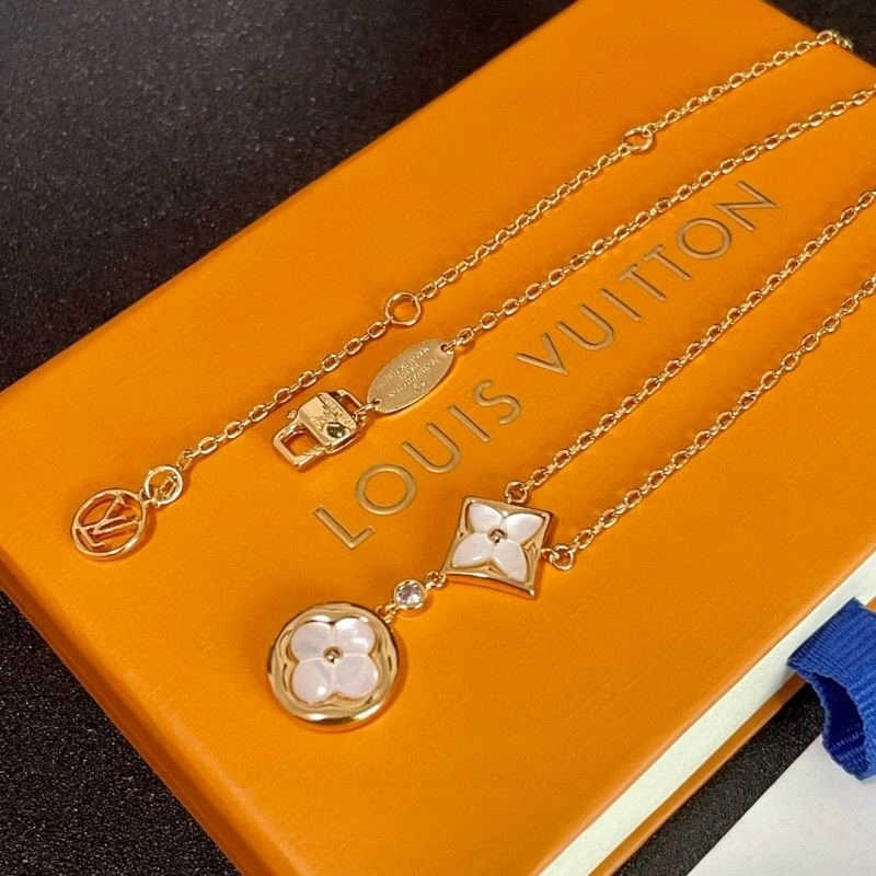 Louis Vuitton Necklaces Breathable 248591
