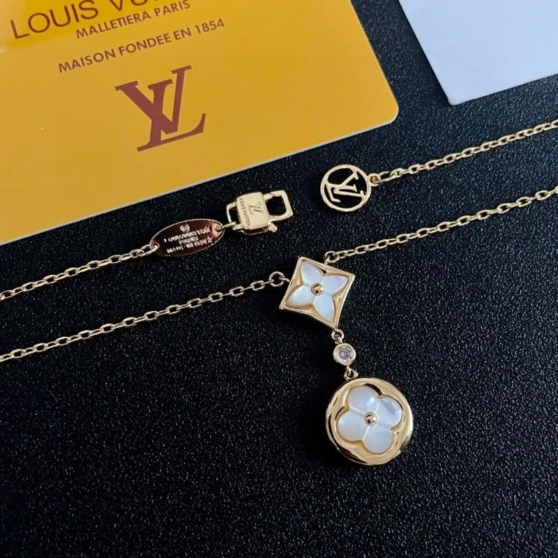 Louis Vuitton Necklaces Breathable 248591