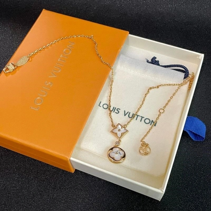 Louis Vuitton Necklaces Breathable 248591