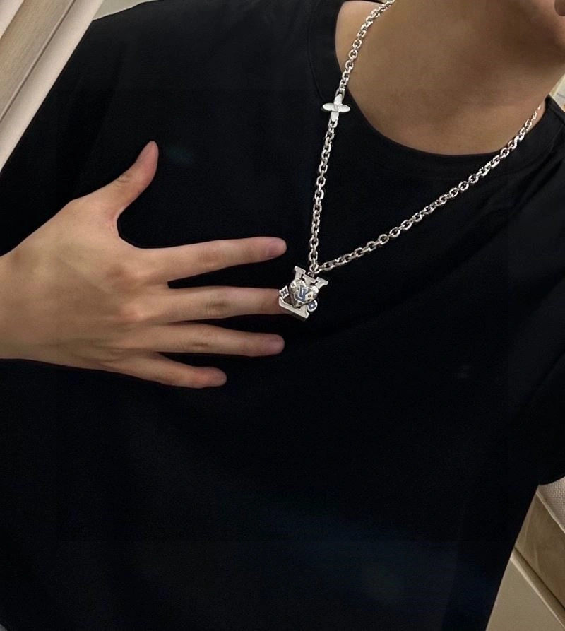 Louis Vuitton Necklaces TravelReady 248574