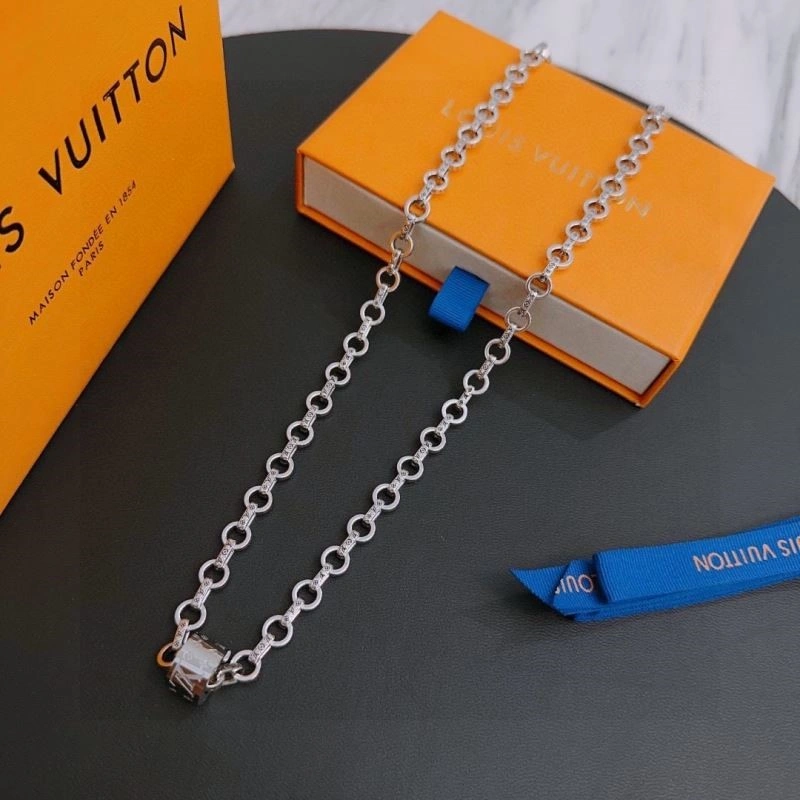 Vibrant Louis Vuitton Necklaces 248553