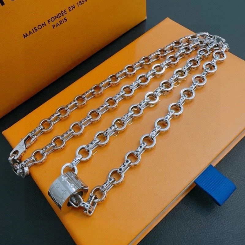 Vibrant Louis Vuitton Necklaces 248553