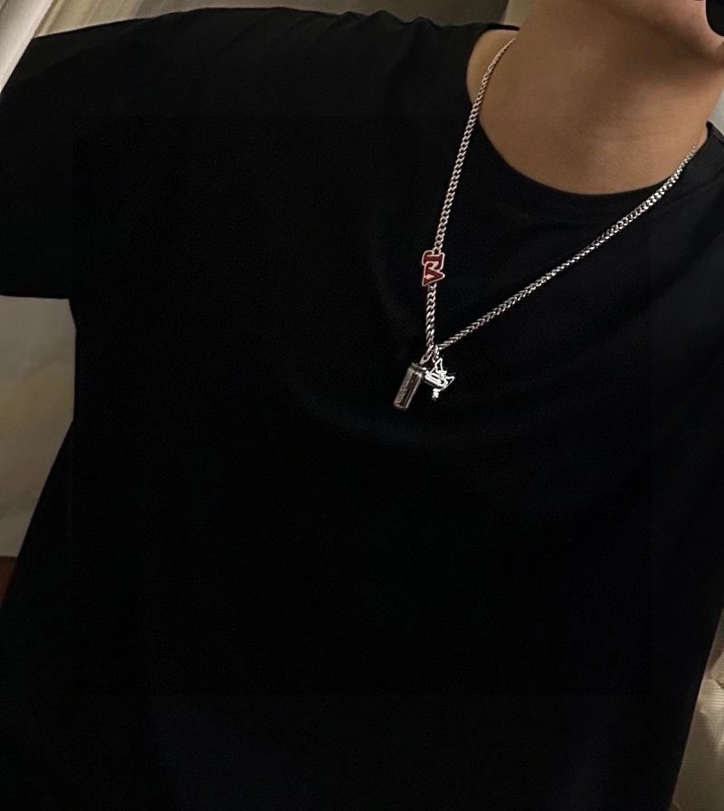 Louis Vuitton Necklaces Packable 248552