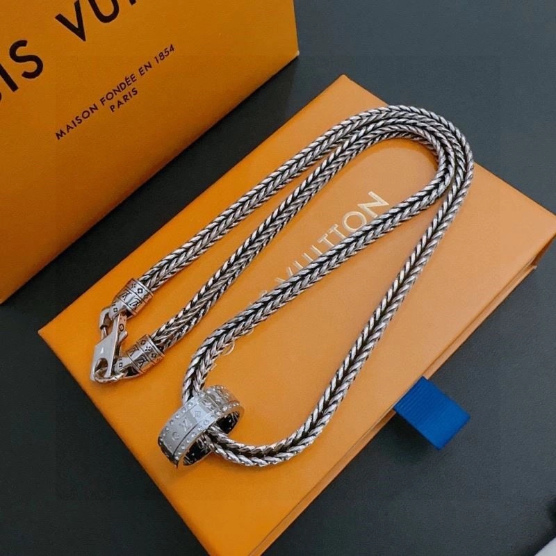 RelaxedFit Louis Vuitton Necklaces 248551