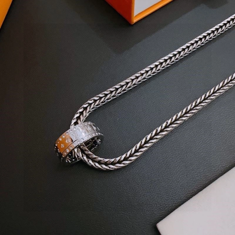 RelaxedFit Louis Vuitton Necklaces 248551