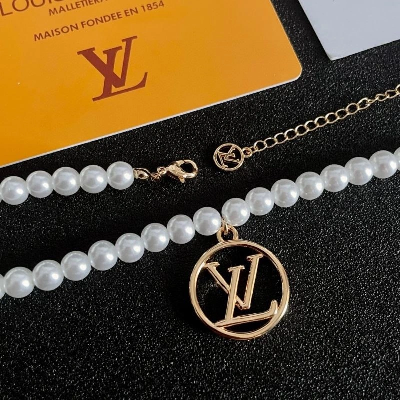 Louis Vuitton Necklaces Bright 248538