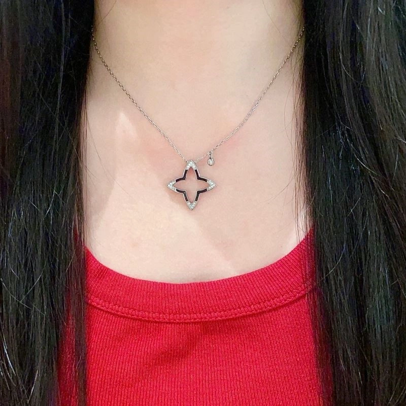 Timeless Louis Vuitton Necklaces 248542