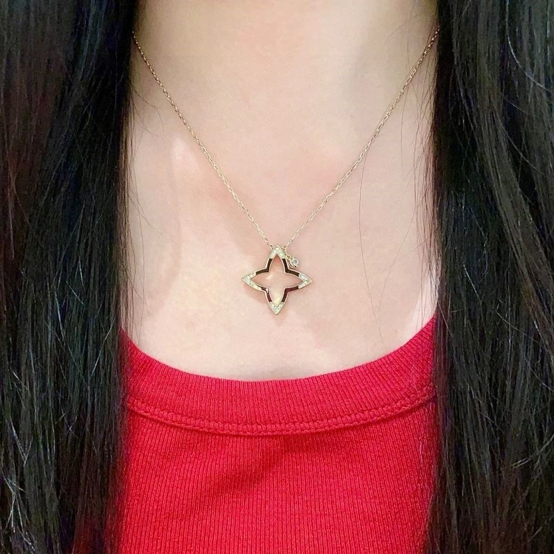 Louis Vuitton Necklaces Durable 248520