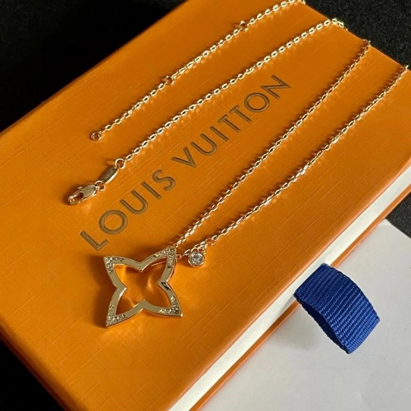 Louis Vuitton Necklaces Durable 248520