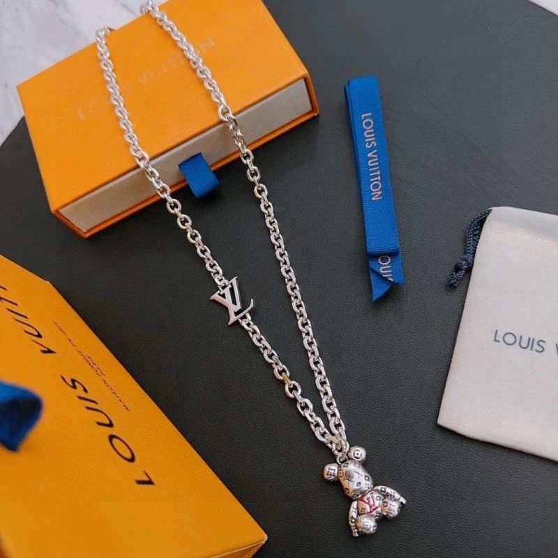 Lightweight Louis Vuitton Necklaces 248524