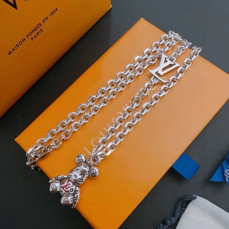 Lightweight Louis Vuitton Necklaces 248524