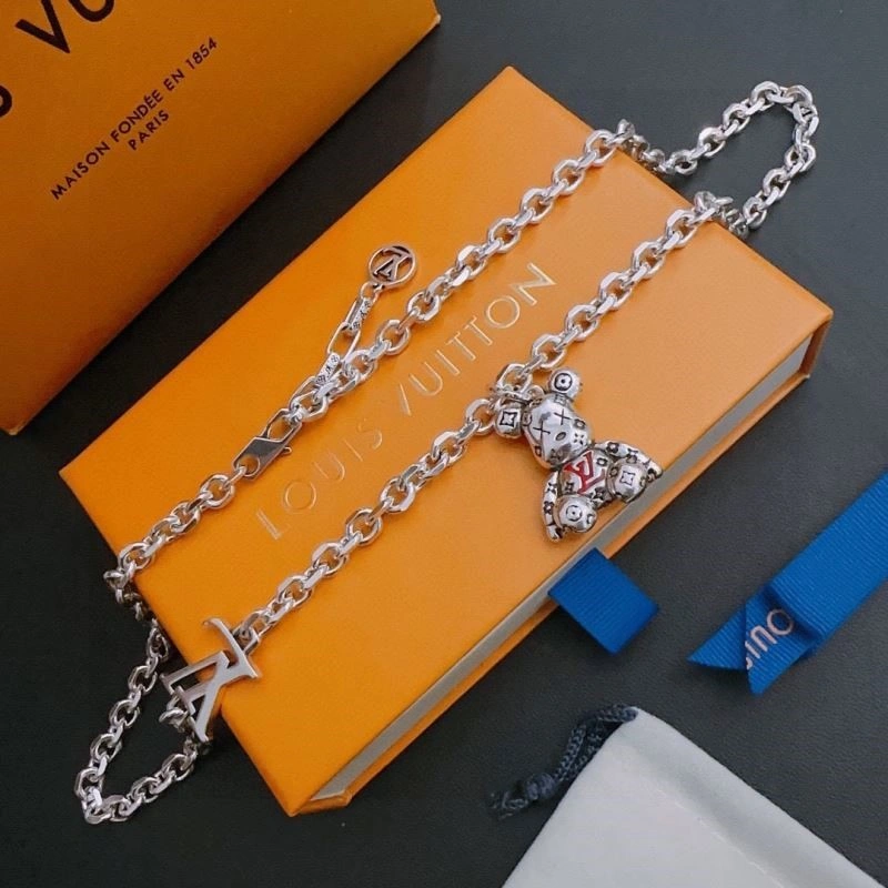 Lightweight Louis Vuitton Necklaces 248524